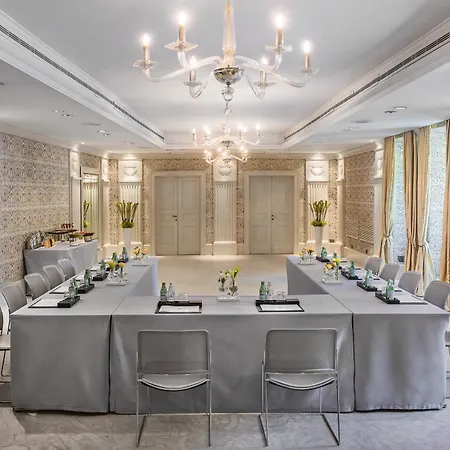 Szálloda Rocco De Russie 5*