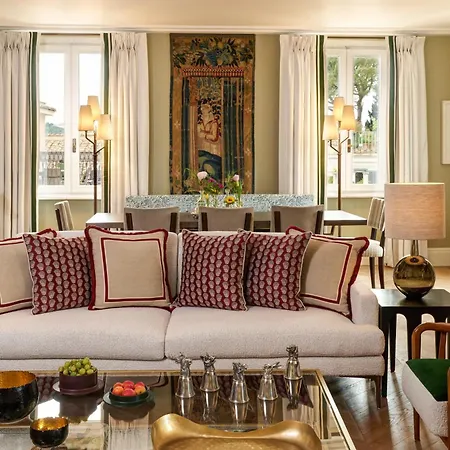 Otel Rocco De Russie 5*