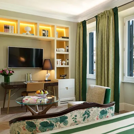 Otel Rocco De Russie 5*