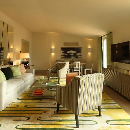 Otel Rocco De Russie 5*