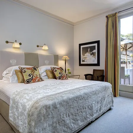 ロッコ フォルテ デ ルシエ 5* ローマ