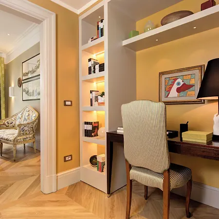 ロッコ フォルテ デ ルシエ ホテル