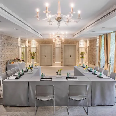 ロッコ フォルテ デ ルシエ ホテル 5*