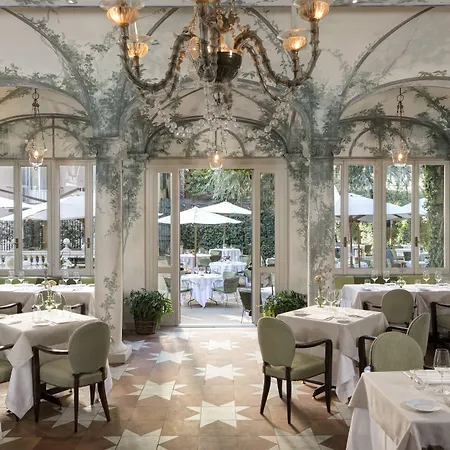 ロッコ フォルテ デ ルシエ ホテル